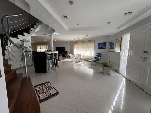 Casa en Venta en Funes, USD 850.000