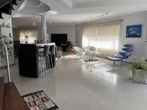 Casa en Venta en Funes, USD 880.000