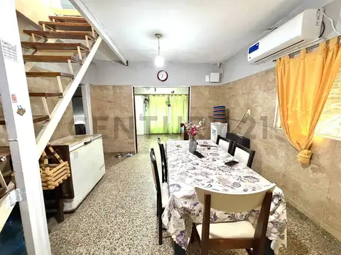 Casa 5 ambientes con 2 baños