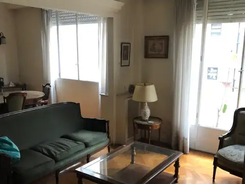 SEMIPISO AL FRENTE TODO EN ESQUINA, EDIFICIO RACIONALISTA