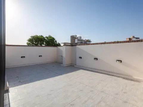 VENTA - Departamento de 1 Dormitorio con Balcón y Terraza semi compartida. Echesortu, Rosario.
