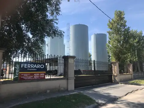 Galpon en Venta 89  mts Frente