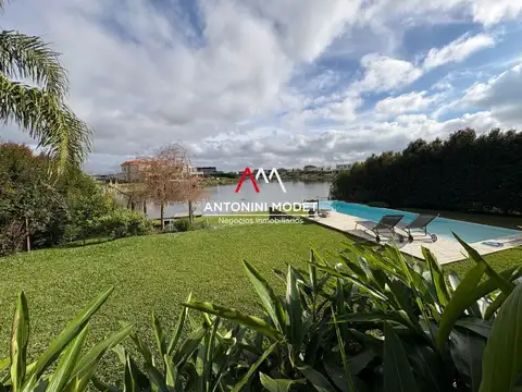 CASA EN VENTA EN PUERTOS DEL LAGO - BARRIO MUELLES