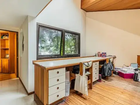 Casa 5 ambientes con 4 baños