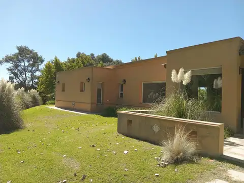 Casa en Alquiler de 3 dormitorios