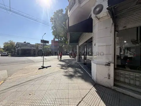 Local en Venta en Parque Chacabuco, USD 95.000