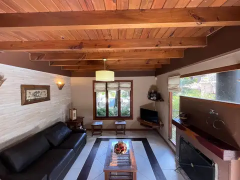 Calle 42 entre Copacabana y Viña del Mar  (P113)