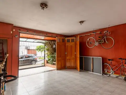Casa en Venta en Isidro Casanova, USD 120.000