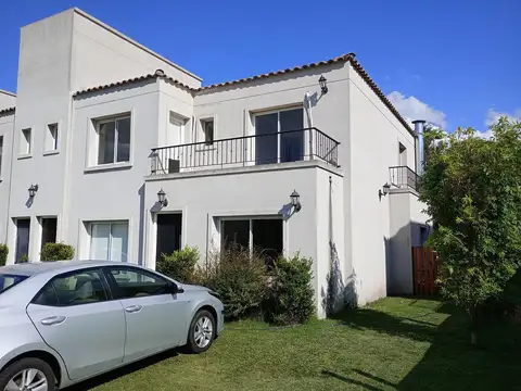 CASA DUPLEX 4 AMB EN VENTA LA ANGÉLICA PILAR AMENITIES