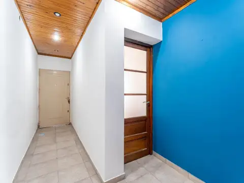 Casa americana, en planta baja, terraza y jardin.