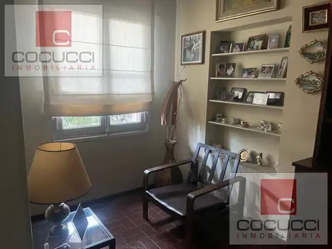 Casa 6 ambientes con 3 baños