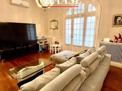 Casa 6 ambientes con 4 baños