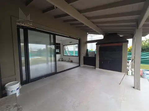 Casa 4 ambientes con 3 baños