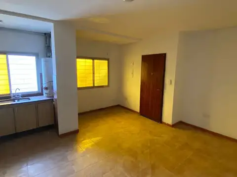 Departamento en Alquiler en Villa Luzuriaga, $ 580.000