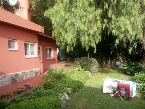 Casa 5 ambientes con 4 baños