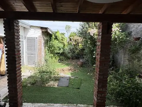 Casa venta de tres dormitorios, Tolosa, La Plata