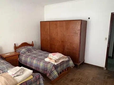 Casa venta de tres dormitorios, Tolosa, La Plata