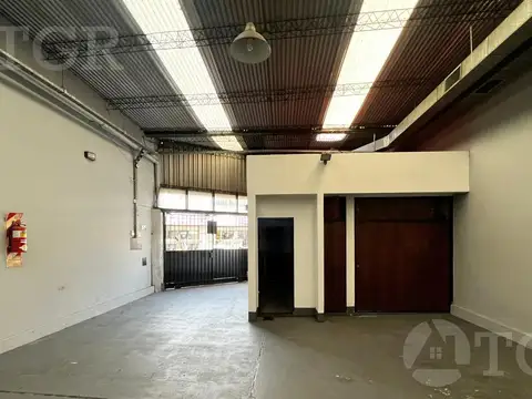 Galpon en Alquiler 28  mts Fondo