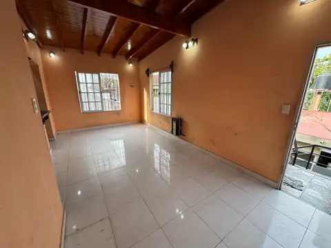 Departamento en Alquiler en Claypole, $ 600.000