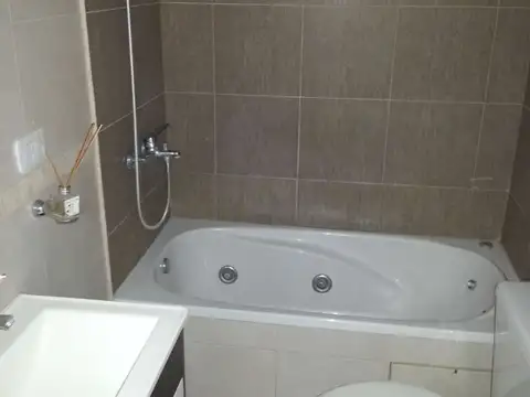 Departamento en Alquiler en Lomas De Zamora, $ 470.000