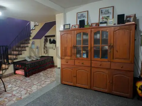 Hermoso PH  Multifamiliar 8 ambientes en EXCELENTE ubicación FLORES A UNA CUADRA de AV.DIRECTORIO