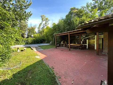 Calixto Oyuela  al 2222