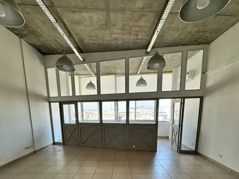 Oficina en Alquiler con 1 cochera