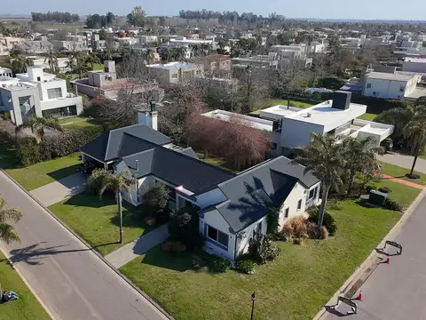 venta Casa en Cadaques (Funes Hills)