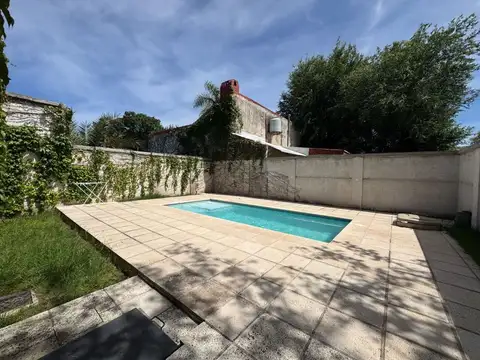 CASA EN VENTA EN PERGAMINO CON PILETA