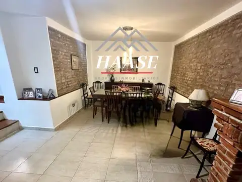 Depto Tipo Casa 5 ambientes con 2 baños