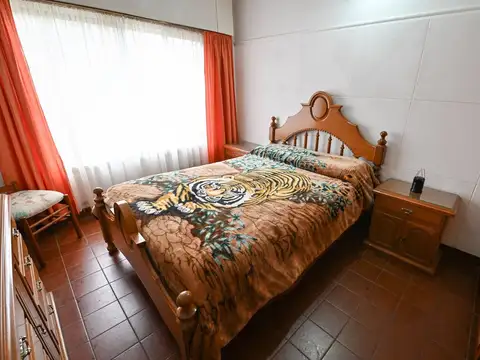 Casa 10 ambientes con 1 baño