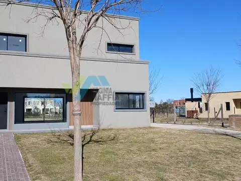 ALQUILER ANUAL CASA DESARROLLADA EN 2 PLANTAS 1500