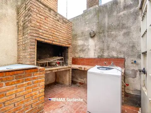 Depto Tipo Casa en Venta 40 años