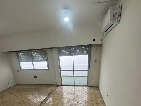 EXCELENTE DTO 3 AMBIENTES 1° PISO CONTRAFRENTE