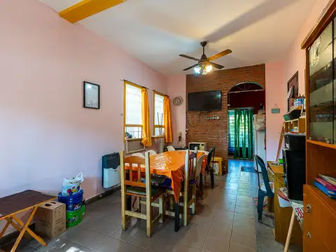 Casa 4 ambientes con 1 baño