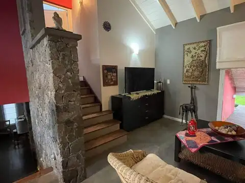 Casa en Alquiler Temporal con 1 cochera