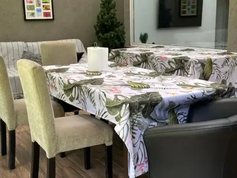 Casa en Alquiler Temporal con 2 cocheras