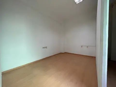 Alquiler oficina céntrica en Primer Piso.