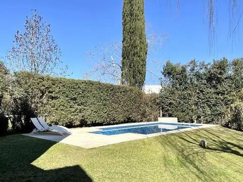 Casa en  barrio el Molino Pilar, km 47 panamericana