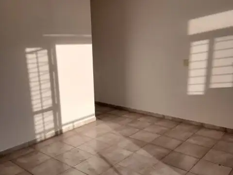 Departamento en Alquiler en Abasto, $ 450.000