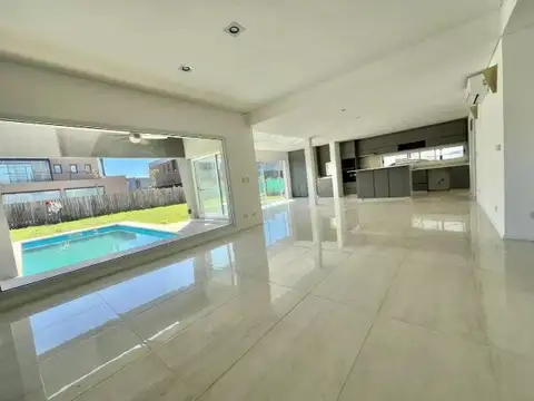 Casa Chalet  en Venta en Lagoon Pilar, Pilar, G.B.A. Zona Norte