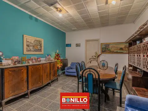 Casa 5 ambientes con 2 baños
