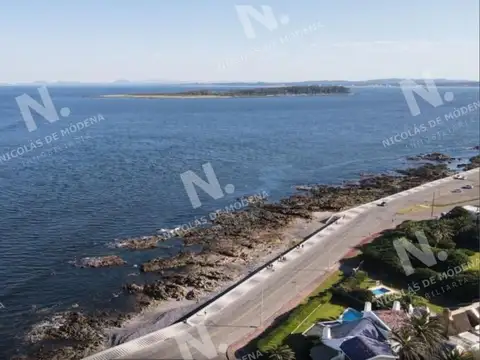 Terreno en Venta 17  mts Fondo