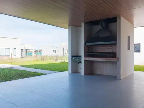 Casa en Venta en Moreno, USD 325.000