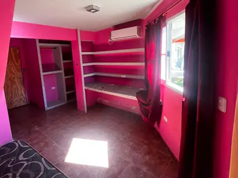 SE VENDE CASA AMPLIA/VERSATIL STA ROSA VALLEVIEJO