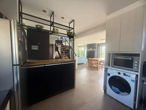 VENTA CASA 4 AMB, PARQUE Y PARRILLA,ACANTILADOS