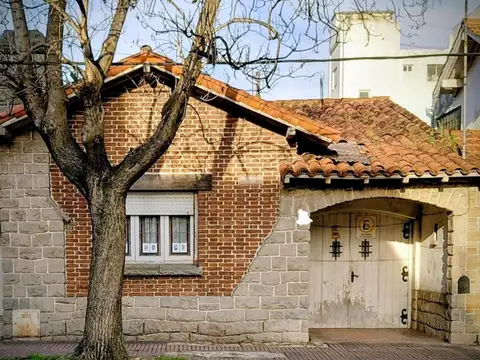 VENTA CASA A RECICLAR EN CHAUVIN