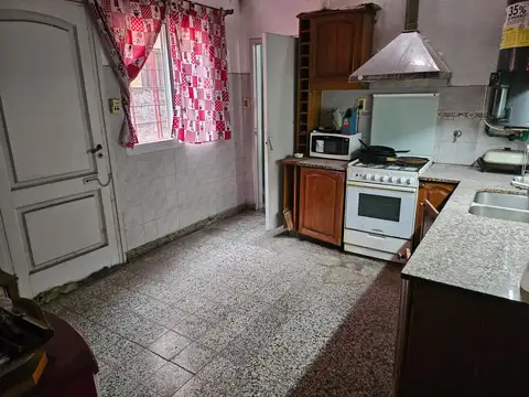 Venta PH Villa Maipú 4 ambientes 250m estación San Martin, calle Estrada, OPORTUNIDAD UNICA