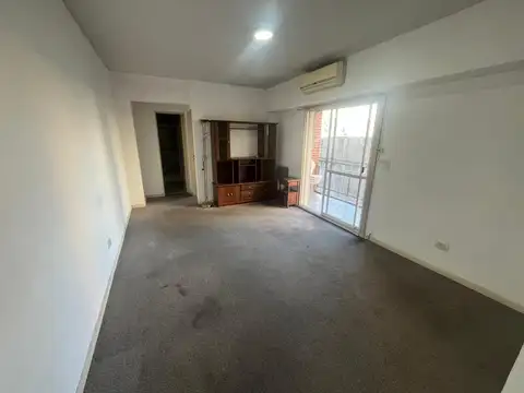 DOS AMBIENTES - LUMINOSO - BALCÓN - ESPACIO DE GUARDADO