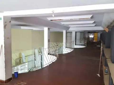 Hotel a la Venta en Once. 17 habitaciones. Con local en Planta Baja y EP.